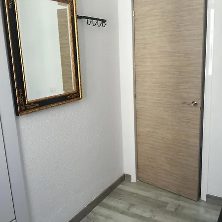 Two Bedroom 2 Min From Apartament